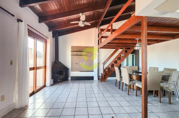 Cobertura semi mobiliada, 166m priv, sacada, churrasqueira, lareira, terraço, 2 dorm, suite e 2 vagas individuais!