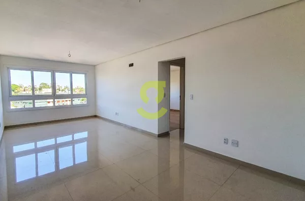 Amplo apto 2 dorm, 82m priv, suite e 2 vagas de garagem!