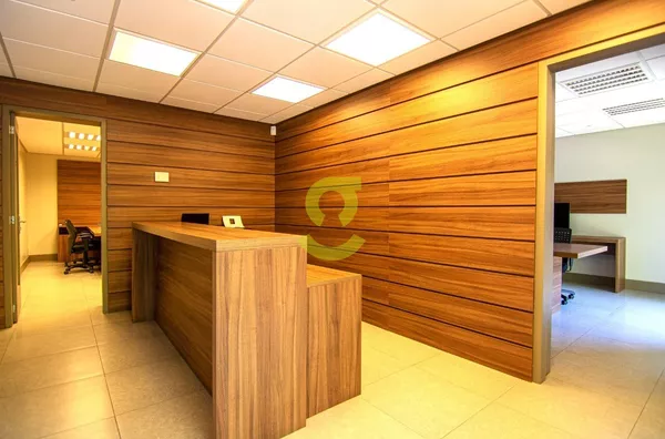 Linda Casa Comercial em bairro Nobre, 464m², equipada e estruturada.