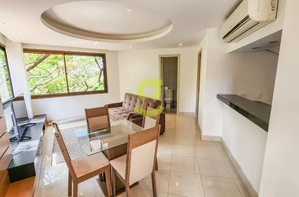 Ótimo apartamento MOBILIADO, 60m privativos, 1 dorm, ar condicionado, vaga garabem coberta e infra!