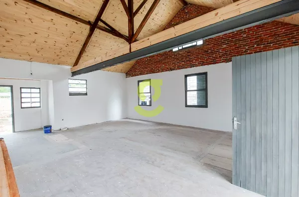 Casa comercial em avenida tradicional e movimentada, reformada, 10 vagas