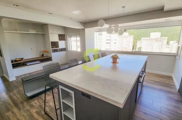 Ótimo apto planejado, ultimo andar, vista permanente, 3 dorm transf em 2 dorm para living estendido, suite 2 vagas cobertas e infra!