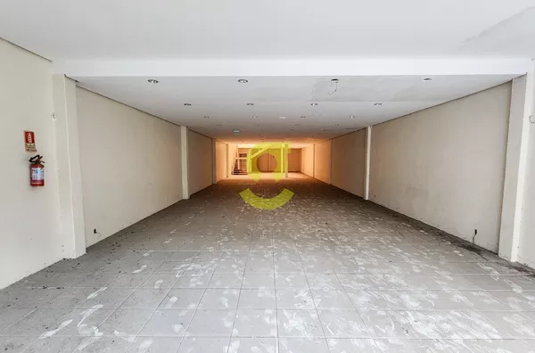 Ótima loja comercial, 550m c/ mezanino e 3 vagas!