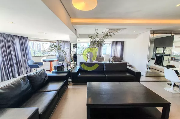 Cobertura de cinema, 327m, 3 suites, 5 vagas