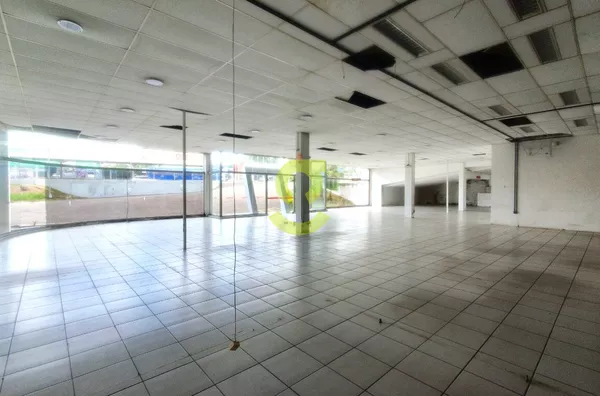 Loja com mais de 15.000m² na Av. Sertório em Porto Alegre