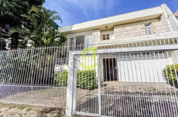 Casa 254m priv, 4 dorm, suite, churrasqueira, 3 vagas!
