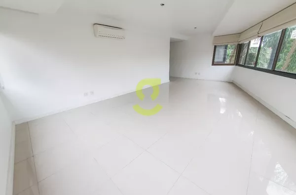 Ótimo apto c/ terraço, 156m², 3 dorm, 1 suite, churrasqueira, 3 vagas!