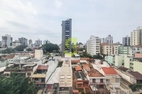 Sala comercial nova, andar alto, 100m2 privativos, 2 banheiros e 2 vagas!