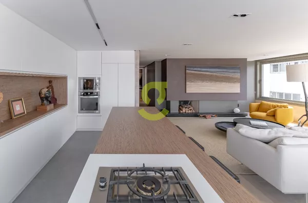 Apartamento Alto Padrão, 165m², 3 suítes, lareira, churrasqueira, infra completa, Bela Vista.