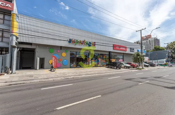 Loja com 218m², mais de 20 vagas, em uma das principais Avenidas da Capital.