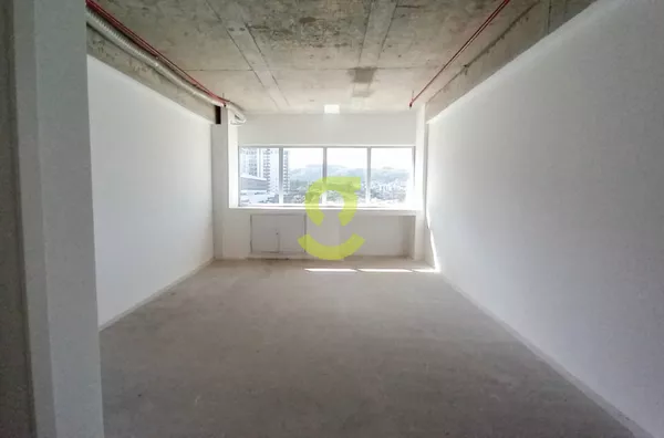 Ótima sala comercial, 358m priv, 9 salas  e 9 vagas!