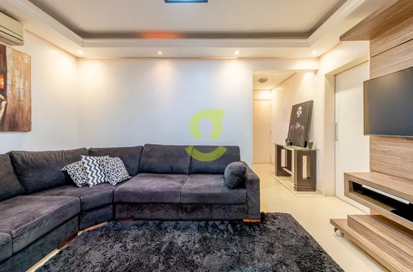 Apartamento mobiliado e reformado, 110m², 3 dorm, suíte com hidro, 3 banheiros, 2 vagas, sacada, Bela Vista, Porto Alegre