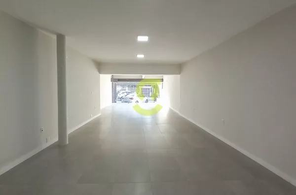 Prédio comercial REFORMADO, 400m, sacada, 7 ambientes e 3 vagas!