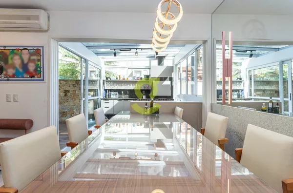 Excelente casa em condominio, MOBILIADA, 177m priv, 3 dorm, suite, 3 banheiros, 2 vagas e infra!