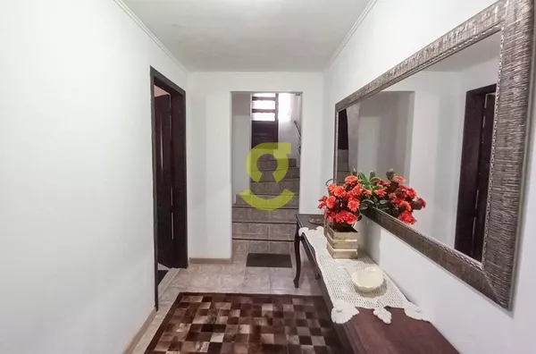 Casa mobiliada, 287m, 4 dorm, churrasqueira e 5 vagas!