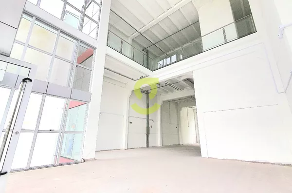 Lindo Prédio Comercial Para Locação, 900m² totais e 634m², Privativo. 11 vagas