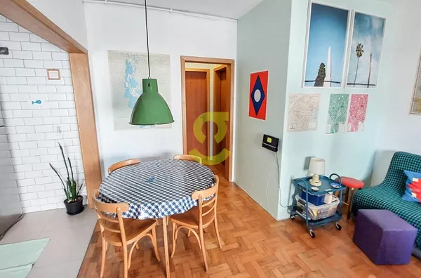 Apto mobiliado, 2 dorm, andar alto, 71m privativos bem localizado!