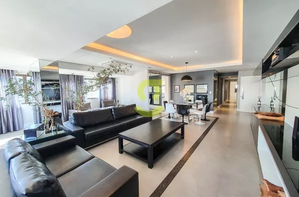 Cobertura de cinema, 327m, 3 suites, 5 vagas