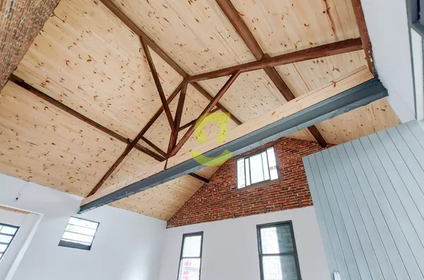 Casa comercial em avenida tradicional e movimentada, reformada, 10 vagas