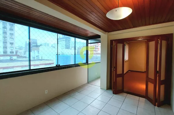 Cobertura Duplex com 283m², 3 dorm, suíte, 4 banhei, churrasqueira, lareira, terraço. Bela Vista.