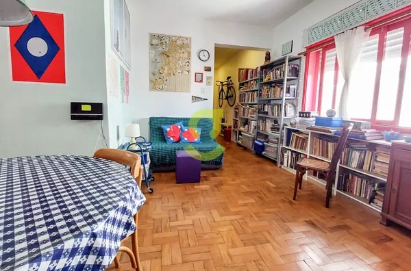 Apto mobiliado, 2 dorm, andar alto, 71m privativos bem localizado!