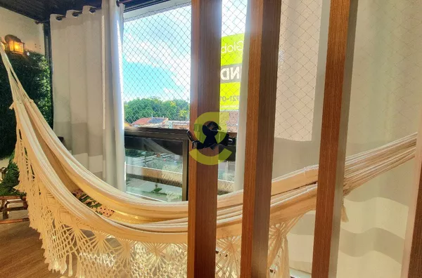 Lindo apartamento reformado, sacada, 2 dorm, 2 banh, suite, vaga coberta.