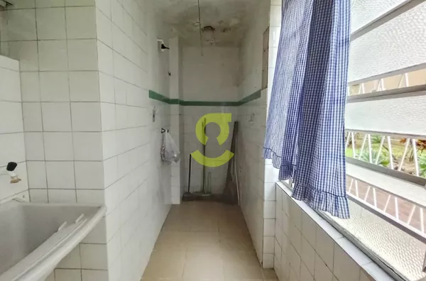 Apto térreo, 62m priv, 3 dormitórios, desocupado, 1 vaga rotativa!