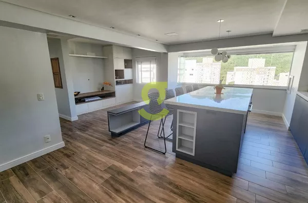 Ótimo apto planejado, ultimo andar, vista permanente, 3 dorm transf em 2 dorm para living estendido, suite 2 vagas cobertas e infra!