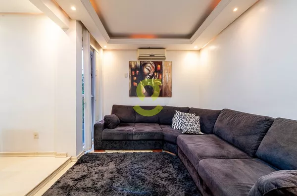 Apartamento mobiliado e reformado, 110m², 3 dorm, suíte com hidro, 3 banheiros, 2 vagas, sacada, Bela Vista, Porto Alegre