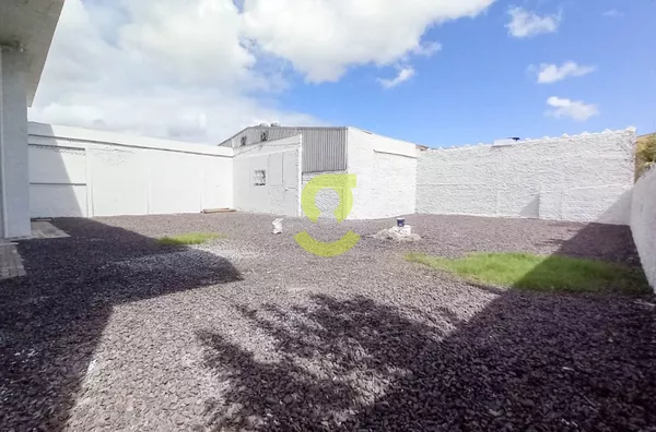 Loja nova, 474m2, patio, 88 vagas rotativas