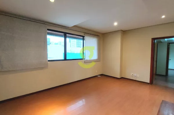 Cobertura Duplex com 283m², 3 dorm, suíte, 4 banhei, churrasqueira, lareira, terraço. Bela Vista.