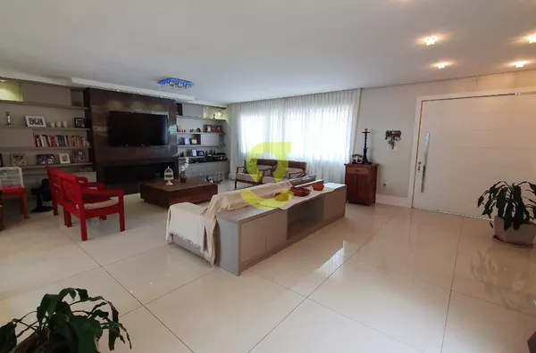 Excelente casa MOBILIADA, 346m priv, 3 dorm, 3 suítes, sacada, churrasqueira, lareira, depend empregada, 2 vagas!