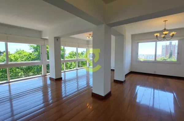 Ótimo apto, 200m, 3 dorm, 4 banheiros, dep empre, 2 vagas em frente ao supermercado!