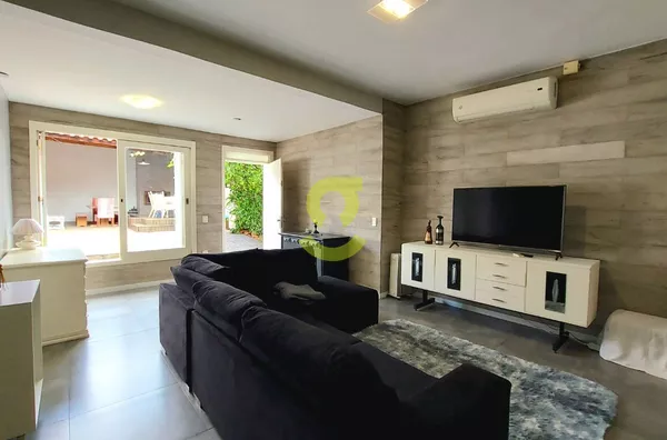 Casa para aluguel e venda,  227m², Mobiliado, 3 dormitórios, 3 súites, 4 banheiros, jacuzzy, churrasqueira,Três Figueiras, Porto Alegre