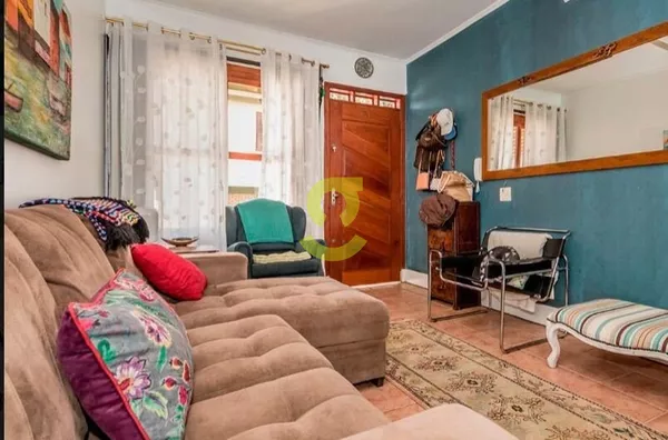 Ótimo sobrado em condominio, 180m privativos, 3 pavimentos, 3 dorm, 2 vagas!