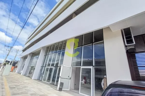 Sala terraço, 890m², 2 banheiros, 88 vagas rotativas