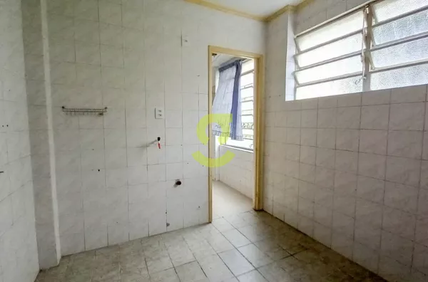 Apto térreo, 62m priv, 3 dormitórios, desocupado, 1 vaga rotativa!