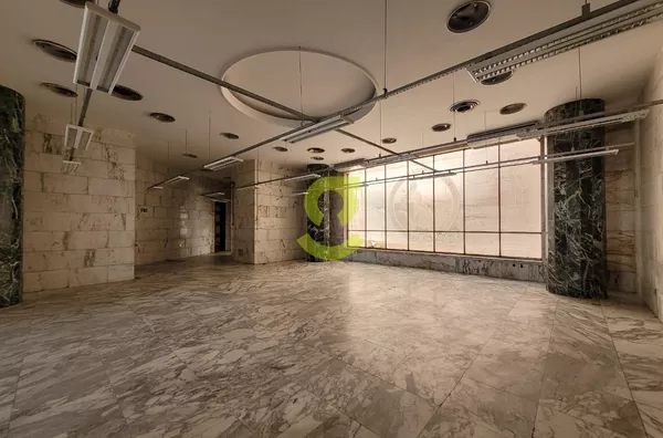 Ampla sala comercial, 1.500m² priv,