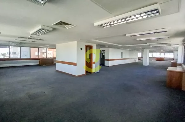 Sala comercial, andar inteiro, 380m priv, 4 banheiros, vista panoramica, 7 vagas!