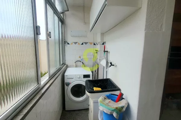 Apartamento 58m², todo reformado, churrasqueira, 2 dormitórios, semi mobiliado. Jardim Botanico