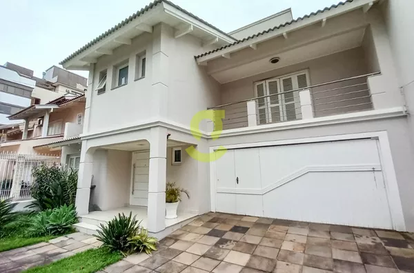 Casa TOTALMENTE MOBILIADA, 380m, 3 dorm e 4 vagas!