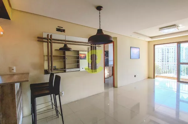 Ótimo apto semi mobiliado, andar alto, 85m priv, sacada, vista permanente, 3 dormitórios, suite, 2 vagas cobertas e infra!