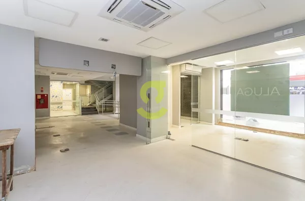 Loja para aluguel,  840m², ar condicionado, piso laminado, banheiro, elevador, 