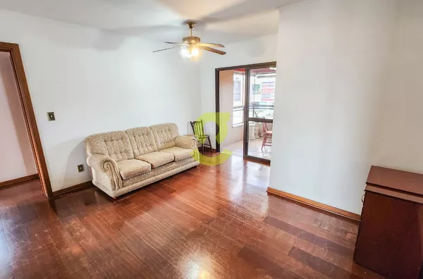 Apto semi mobiliado, 99m priv, sacada, churrasqueira, lavabo, 2 dorm, 1 vaga!