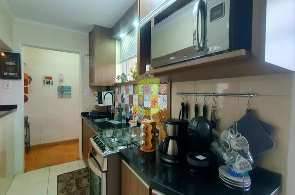 Apartamento 58m², todo reformado, churrasqueira, 2 dormitórios, semi mobiliado. Jardim Botanico