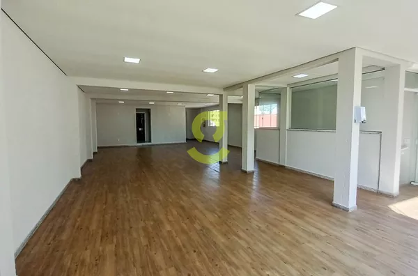 Ótimo Predio Comercial, 700m, 8 vagas, todo REFORMADO, em avenida tradicional e movimentada