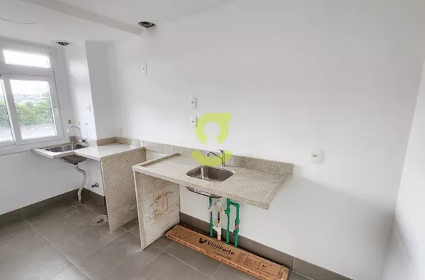 Ótimo apto semi mobiliado, churrasqueira, ultimo andar, 2 dorm, suite, vaga e infra!