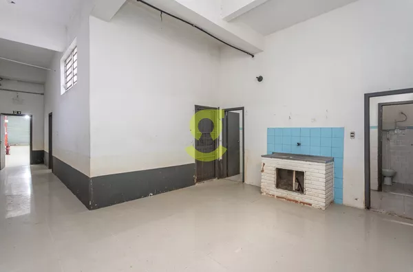 Loja para aluguel, 260m², banheiro, piso porcelanato, Navegantes, Porto Alegre