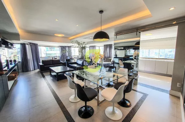 Cobertura de cinema, 327m, 3 suites, 5 vagas