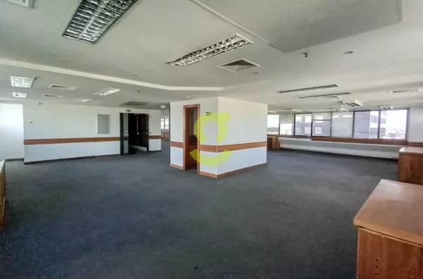 Sala comercial, andar inteiro, 380m priv, 4 banheiros, vista panoramica, 7 vagas!